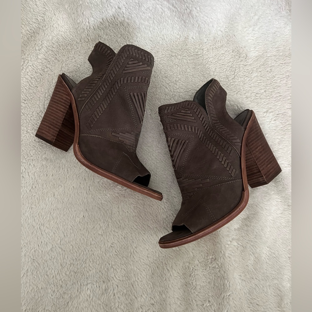 Vince Camuto | Leather Heeled Boots
